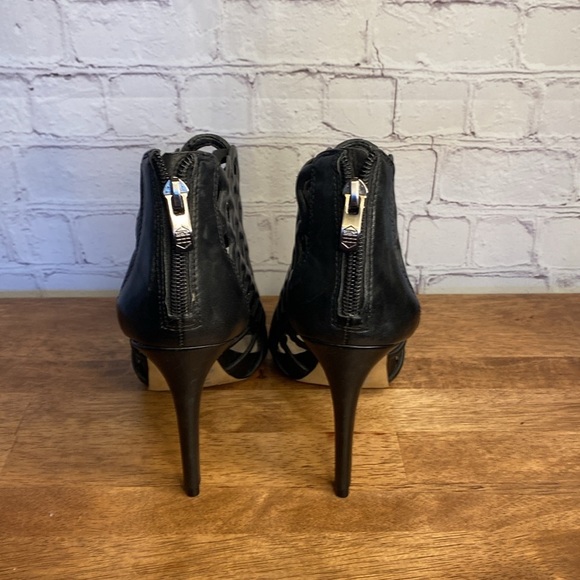 Vince Camuto Leather Fontanela Sexy Sleek Bootie Black Size 6.5 - Picture 9 of 16